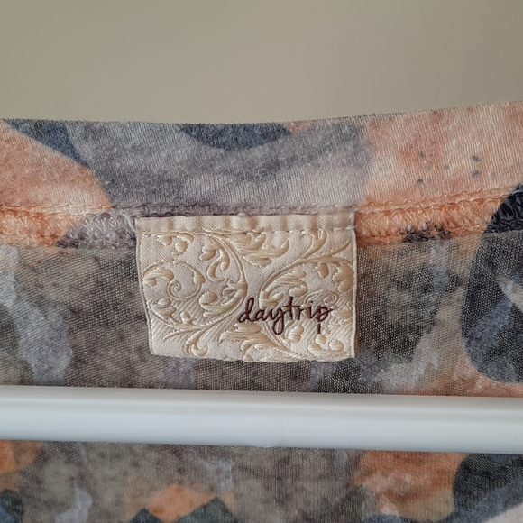 Long sleeve lightweight top shirt - Picture 3 of 8